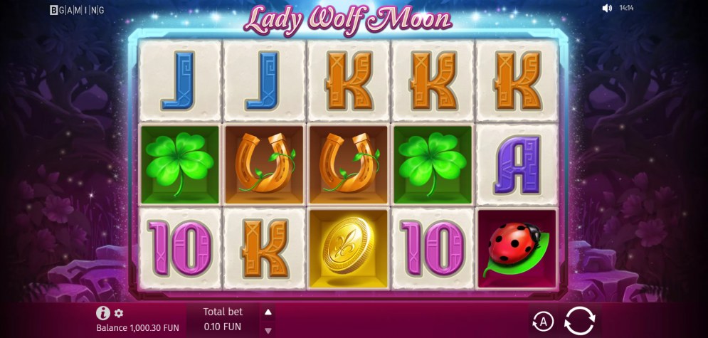 Lady Wolf Moon Gameplay